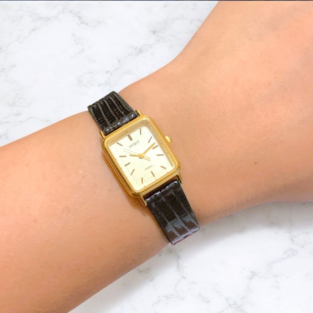 Jam Tangan Wanita - Seiko Tank Spirit Snowflake Dial Gold Case